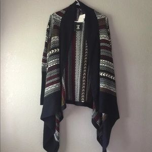 NWT LOVE LOLA SWEATER